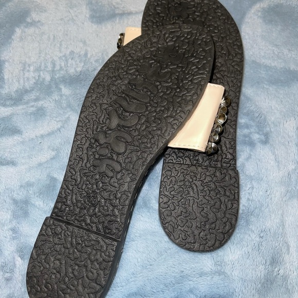 Flat Slippers With Gold Rime Stones - Picture 7 of 7